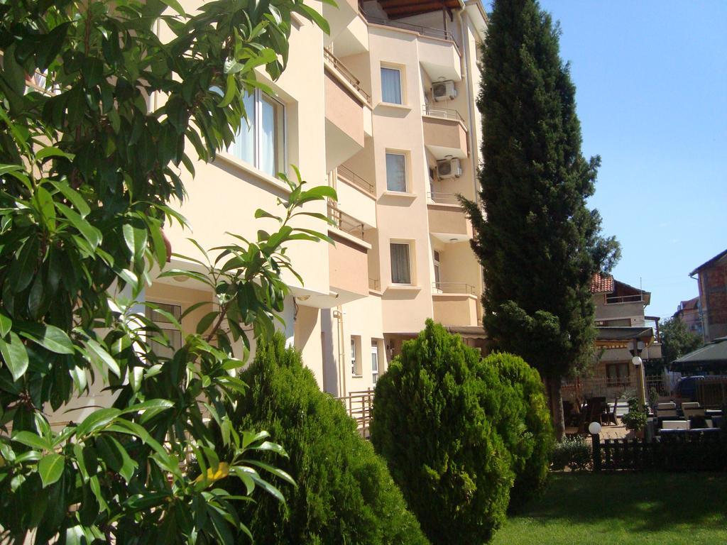 Hotel Astra Ravda Kültér fotó