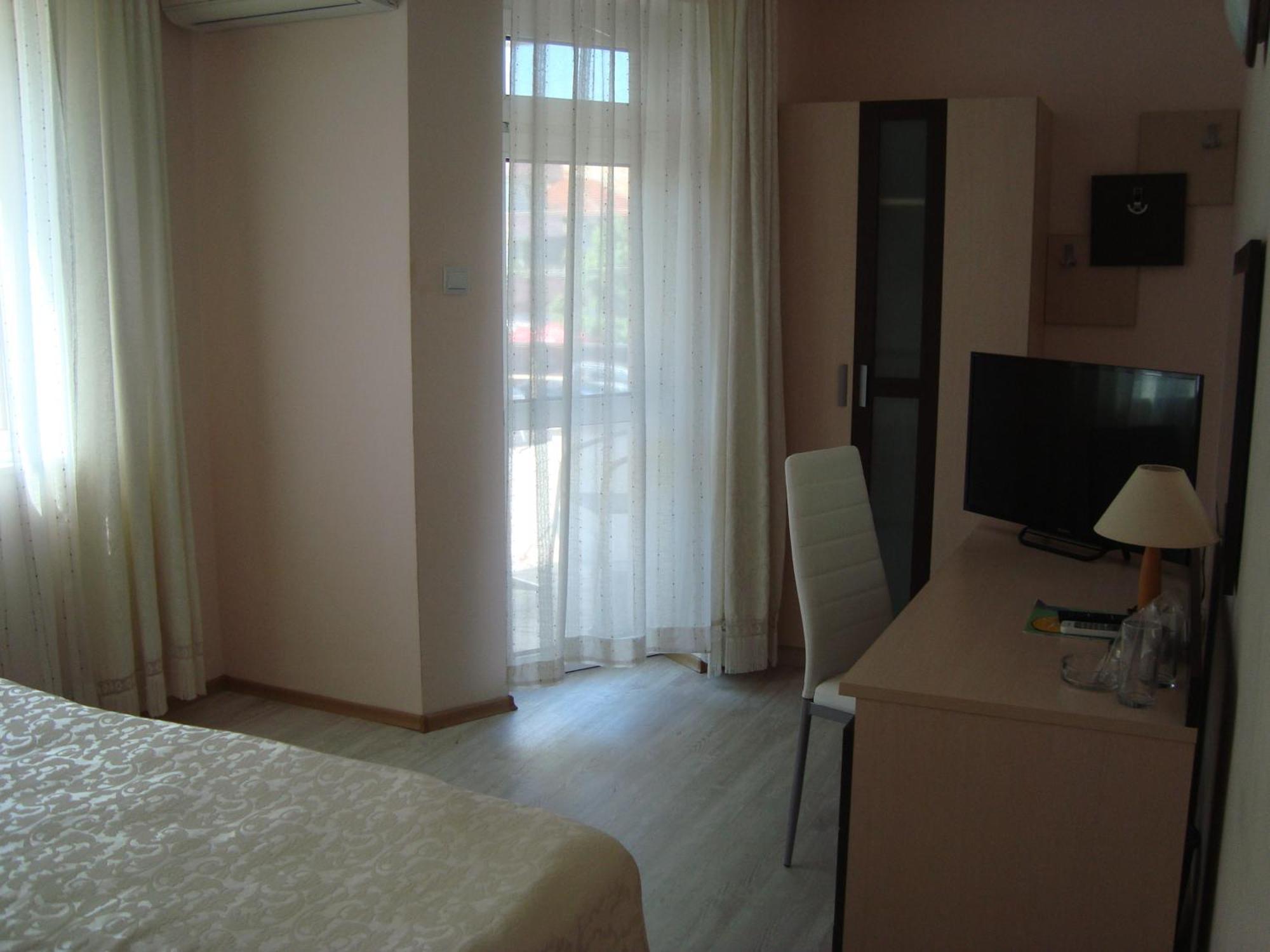 Hotel Astra Ravda Kültér fotó