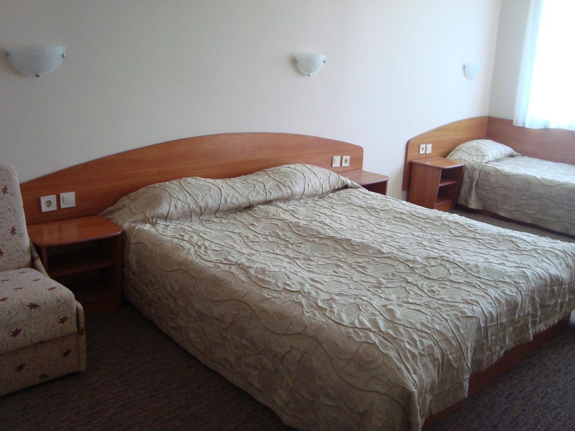 Hotel Astra Ravda Kültér fotó