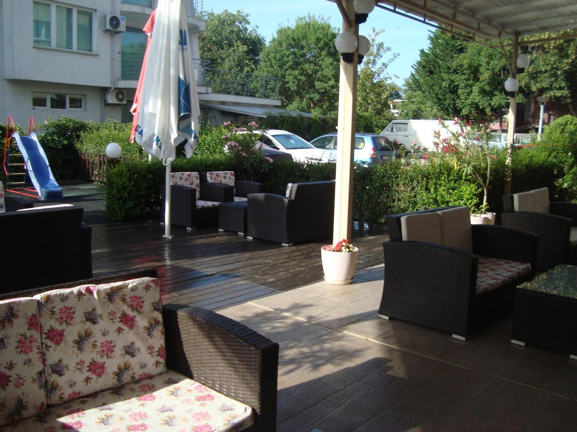 Hotel Astra Ravda Kültér fotó