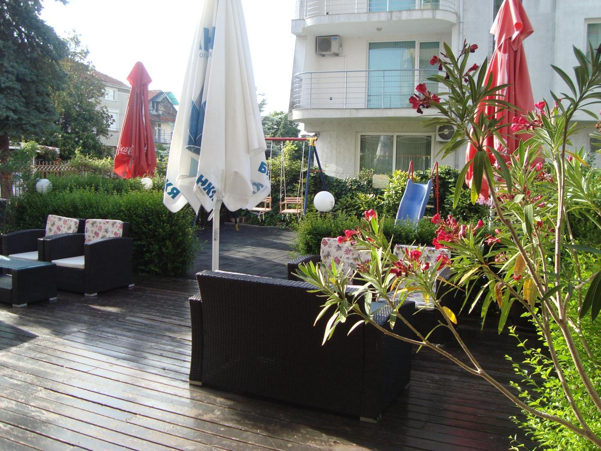 Hotel Astra Ravda Kültér fotó