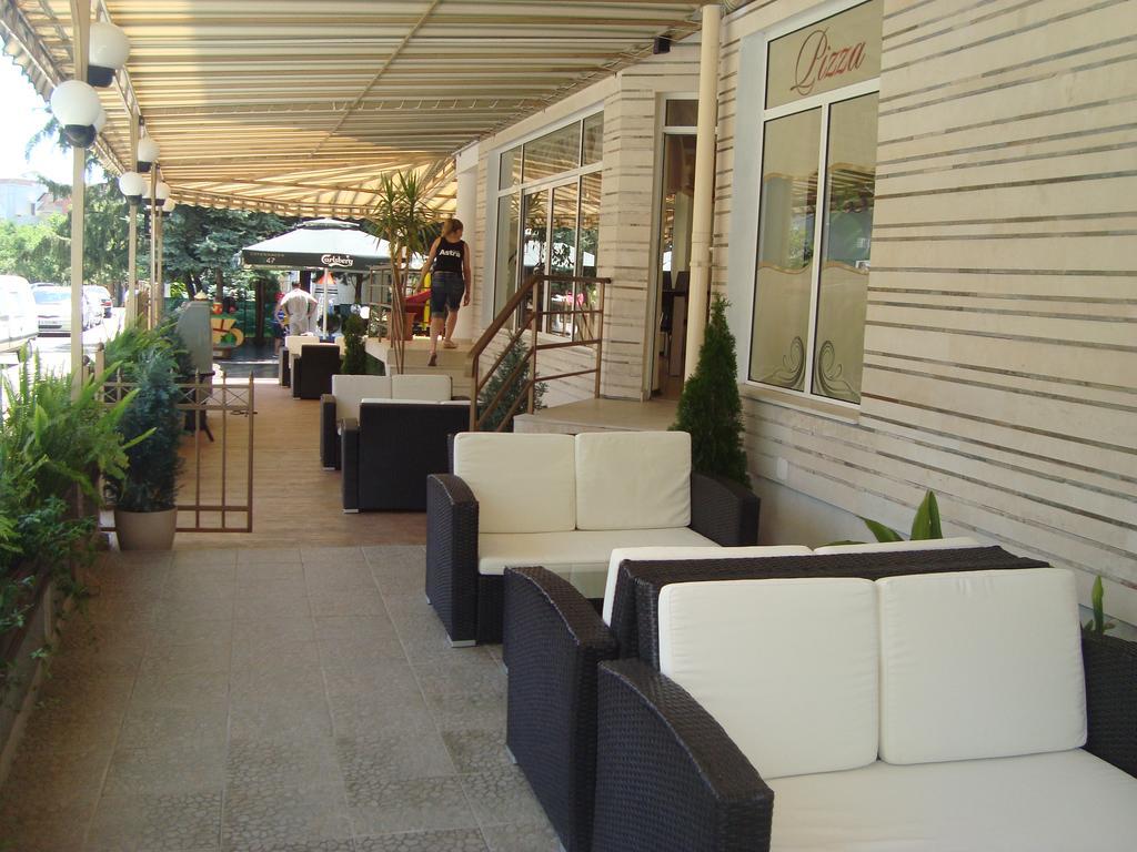 Hotel Astra Ravda Kültér fotó